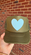 La Fête Goods - Happy Heart Trucker Hat: Kelly green + light blue