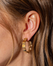 Hoop Earrings - Medium - Wavy Gold-Plated - Cassie