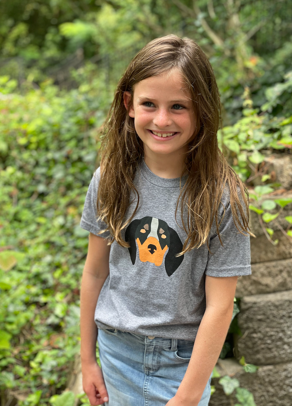 Hound Dog on Charcoal Short Sleeve